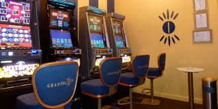 Live dealer at Infinite Blackjack table with multi-camera video feed